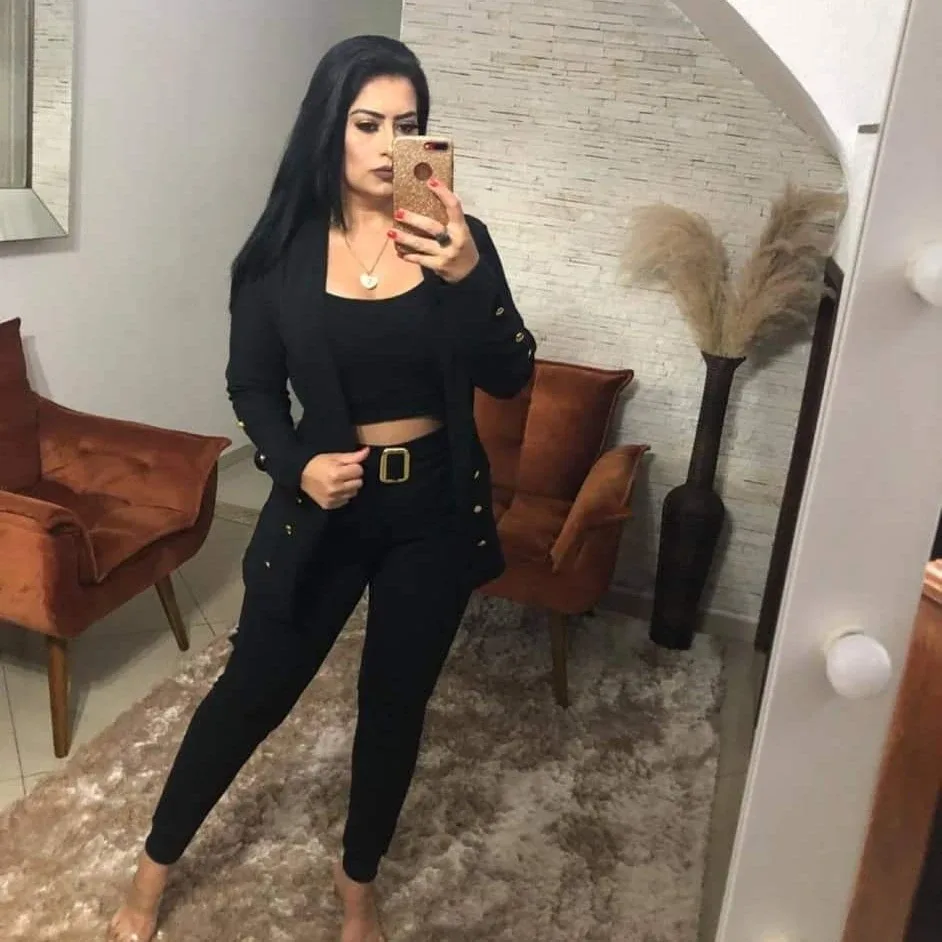 Conjunto (blazer, cropped e calça)
