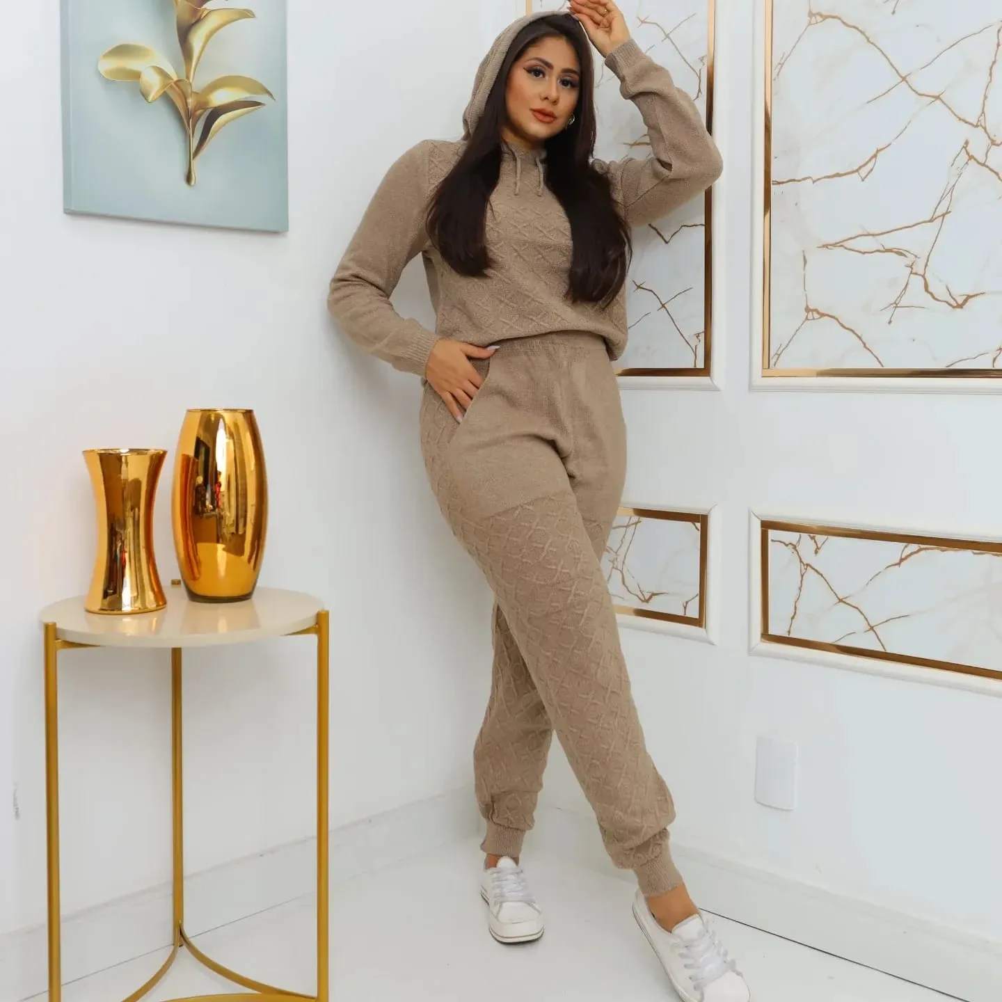 Conjunto Com Capuz em Mousse 